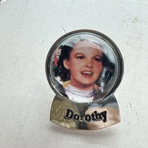 Vintage 1999 Wizard of Oz Dorothy 3D Glass Top Crystal Ball Silver Tone Pin - Picture 1 of 5