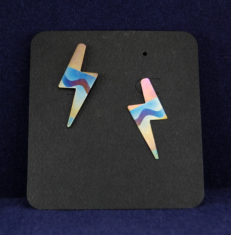 PENDIENTES TITANIO "MINI PERNOS" HECHOS A MANO CON ELECTRICIDAD POR EL VENDEDOR Foto 1 de 1