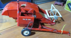 NICE VINTAGE 1970s TRU SCALE PULL TYPE COMBINE 1/16th SCALE TOY PRESSED STEEL NR - Picture 1 of 4