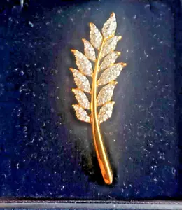Swarovski Feather Leaf Brooch, Vintage, Discontinued, Excellent Condition - Picture 1 of 4