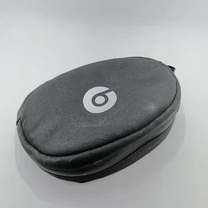 Funda blanda Beats para auriculares plegables - negra (6"x4"x2,25")   - Imagen 1 de 2