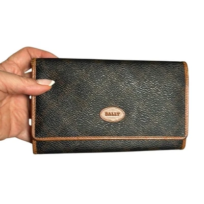 Cartera Bally de cuero y lona negra y marrón con cierre de beso Foto 1 de 4