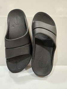 Oofos Unisex OOahh Pantolette Sandale Größe 12 Damen/10 Herren - Bild 1 von 8