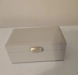 NEU Kendra Scott Kunstleder Schmuckkästchen # 215-16-3529 grau - Bild 1 von 4