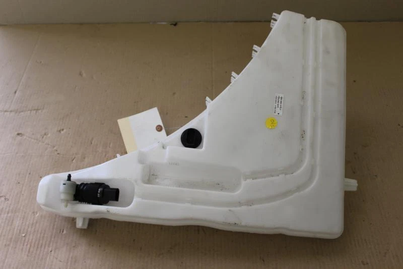 Botella lavadora AUDI A3 15 16 17 18 Foto 1 de 2