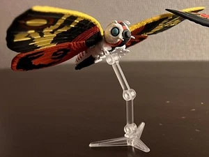 2025 Bandai HG Godzilla vs Mothra 5" wingspan Mothra Adult 1992 Figure Capsule - Picture 1 of 2
