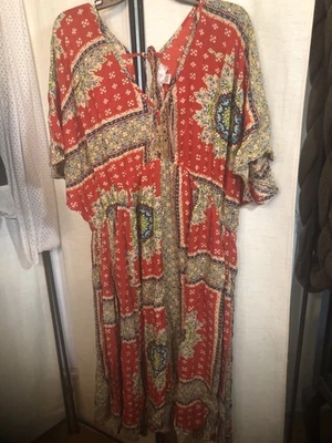 Vestido Band Of Gypsies estampado rojo caftán lazo cintura nuevo con etiquetas talla 2x. Boho Cruise Foto 1 de 4