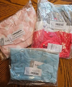NEU MIT ETIKETT KONVOLUT CARTER'S 9 MONATE BABY MÄDCHEN OUTFITS STRAMPLER KLEID EINTEILER T-SHIRT - Bild 1 von 7