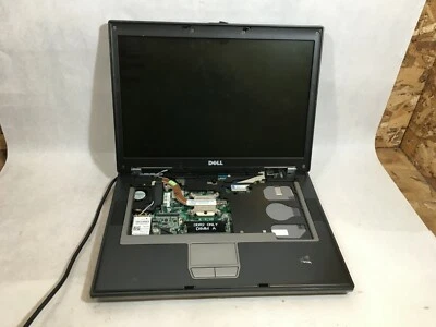Dell Latitude D830 sin botón de encendido pantalla defectuosa huesos desnudos para piezas o reparación - FT Foto 1 de 4