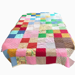 Trapunta fatta a mano Cottagecore reversibile 86x76 agrifoglio hobby fragole molti colori - Foto 1 di 11