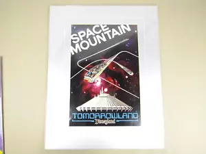 Poster Stampa Attrazione Montagna Spaziale Disneyland Originale 14"x18" Vintage 1977 - Foto 1 di 10