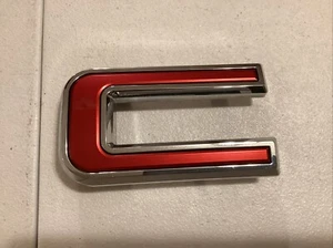 2019-23 GMC Emblem Letter " C " RED & Chrome OEM PART# 84237678 - Bild 1 von 7