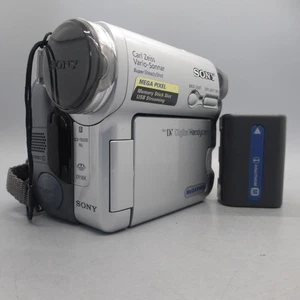 Sony Handycam DCR-TRV33E Handheld MiniDV Camcorder Silver Tested - Picture 1 of 10