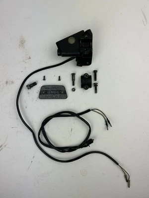 Yamaha Venture Royal XVZ1200 1983 depósito de cilindro maestro de freno delantero Foto 1 de 4