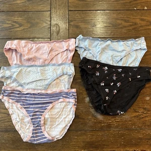 Paquete de 5 calzoncillos de bikini de algodón para mujer Amazon Essentials pequeños - Imagen 1 de 4