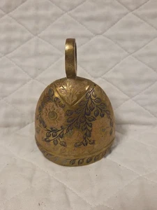 Hoja grabada india de latón macizo vintage colgante de latón India 4 pulgadas de alto - Imagen 1 de 9