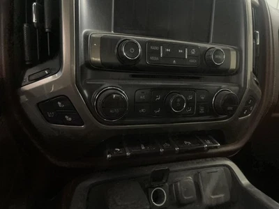 Interruptor selector de aire acondicionado usado se adapta a: camioneta Chevrolet Silverado 1500 2015 doble zona aire acondicionado Foto 1 de 4