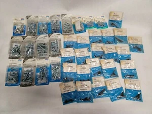 ENORME LOTE DE PERNOS Y TUERCAS Y TORNILLOS DE CARRO DE HERRAJES NACIONALES  - Imagen 1 de 8