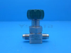 Swagelok, 6LVV-DPRVR4-P-GR, Manual Valve, Type : 2 WAY - MALE - 1/4 VCR - Picture 1 of 5