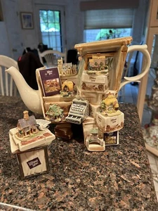 Paul Cardew Limited Edition Teapot LILLIPUT LANE MARKET STALL PRISTINE Signed - Picture 1 of 4