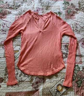 Top para mujer MOTHER manga larga redondo cuello en V lyocell algodón melocotón talla XS Foto 1 de 4