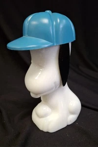 Avon Snoopy Béisbol 1969 Colonia Botella Blanco Vidrio Leche Azul Sombrero De Colección Vacío - Imagen 1 de 7