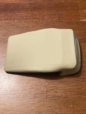 Danbury Mint 1936 Packard Twelve Sport Phaeton 1/24 Loose Convertible Top Part - Image 1 of 4