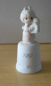 Super Sweet! ~ PRECIOUS MOMENTS Thimble ~ 1987 ~ Mom and Baby - Picture 1 of 3