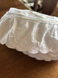White Ruffled Eyelet Lace Trim 17 yards 2 3/4“ deep - Picture 1 of 8
