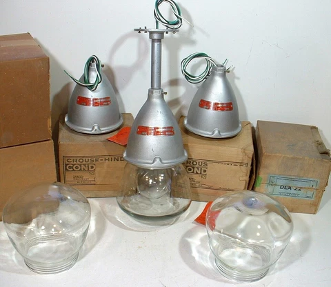 1-NOS Crouse-Hinds Explosion Proof DLA22 Pendant Industrial Globe Light Vintage Cover