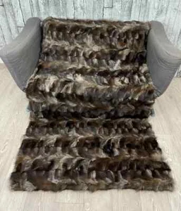 Lussuoso tappeto coperta in pelliccia volpe di cristallo patchwork. Tappeto coperto di vera pelliccia - Foto 1 di 4