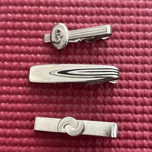 Menge 3 Vintage silberfarbene Krawattennadeln (2) Swank und (1) Hickok - Bild 1 von 8