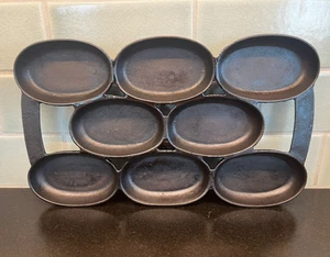 Vintage Unmarked Cast Iron Gem Pan – 8-Well– Oval Cups – Early 20th Century - Picture 1 of 7