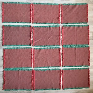 Lote de 12 manteles tejidos de tela reversibles flecos rojos verdes de Navidad 16,5 x 12 - Imagen 1 de 5