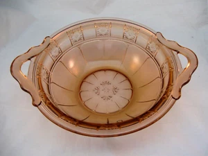 BEAUTIFUL PINK DEPRESSION GLASS BOWL W EMBOSSED PATTERN & 2 HANDLES  "Doric" - Picture 1 of 5