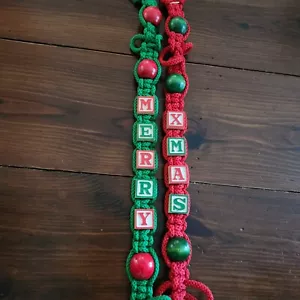 Vintage Makramee Handarbeit MidCentury Retro Weihnachten Wand/Tür Holz Perlen SET - Bild 1 von 4