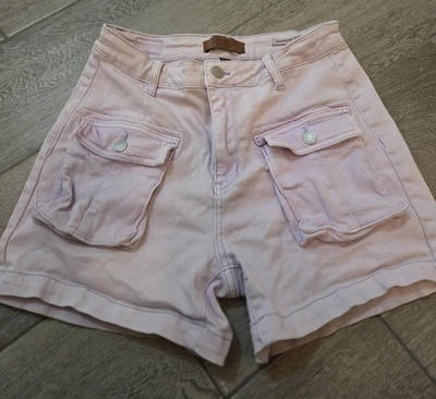 Judy Blue Cargo 牛仔短裤女式 L Lavendar 紫色牛仔布 4 英寸中腰裸背 — 第 1/4 张图片