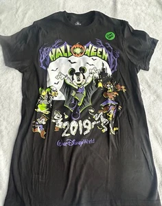 Disney Halloween 2019 T-shirt size small - Picture 1 of 5