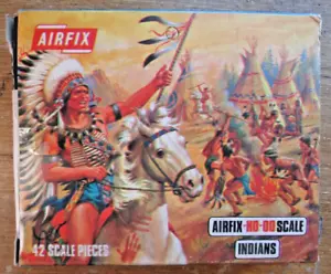 Vintage AIRFIX Indians HO-OO SCALE 36 Pieces S-8 FIGURES Horses PLASTIC - Picture 1 of 9