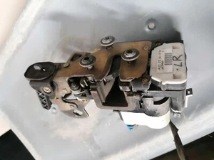 2003 CHEVROLET TRAILBLAZER DRIVER REAR DOOR LATCH LOCK ACTUATOR OEM - Foto 1 di 2