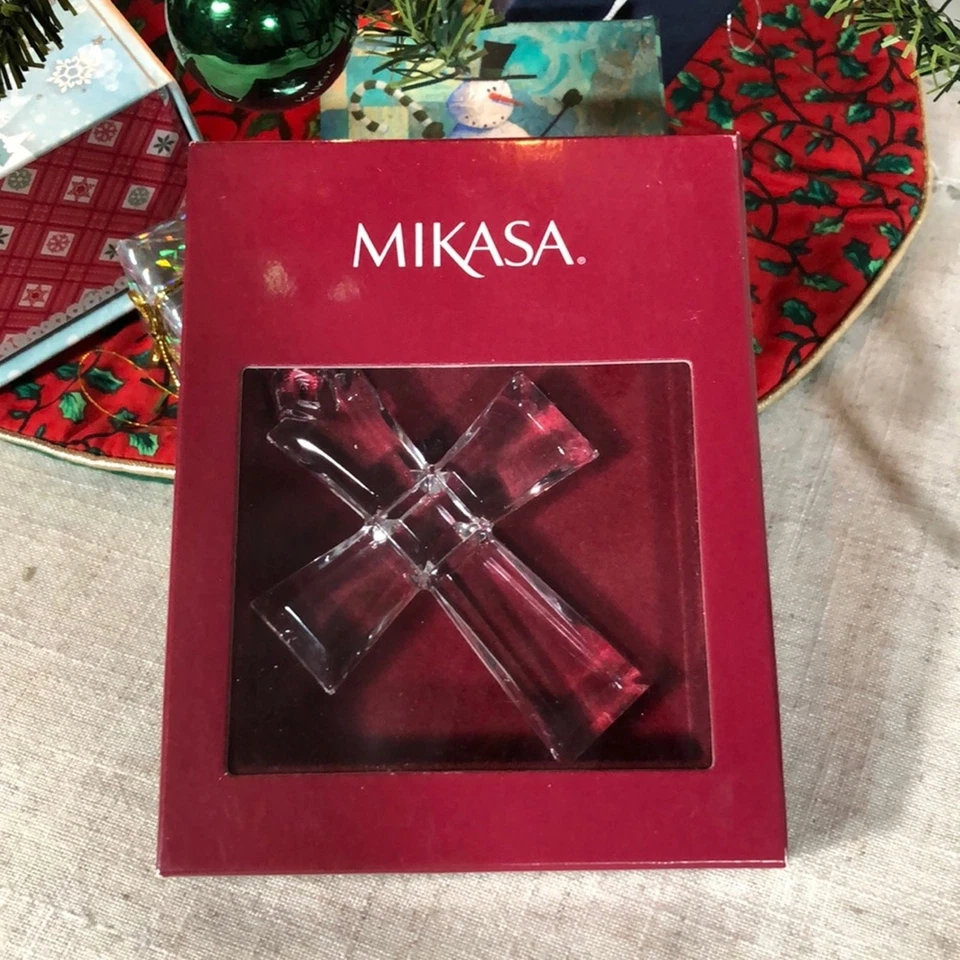 Adorno Cruz Cristal Mikasa en Caja Foto 1 de 4