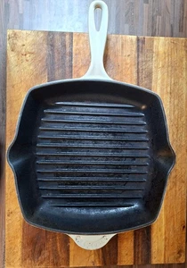 Le Cruset Meringue 26 Cm Griddle Frying Pan - Picture 1 of 5