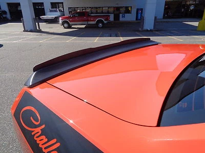 08-14 Dodge Challenger Tapa Trasera Alerón Gurney Flap Mimbre Negro Mate  Foto 1 de 4