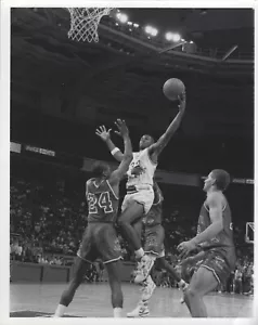 Lot of 2 Original Henry Williams UNC Charlotte Guard Type 1 8x10 Press Photos - Picture 1 of 4