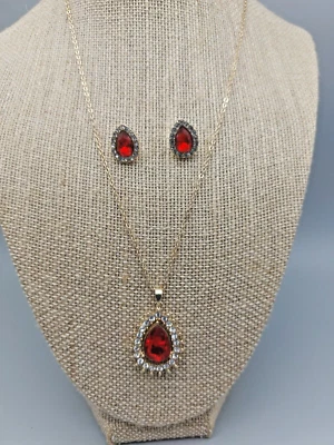 NUEVO EN CAJA Collar y Pendientes Postes Anne Klein Rojo y Cristal Estrás Tono Dorado Foto 1 de 4