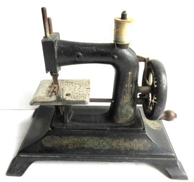 RARE Ancienne machine à coudre miniature, métal peint, jouet enfant début XXème - Photo 1/4