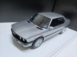 YY Model 1/18 BMW M5 E28 1984 - Picture 1 of 10