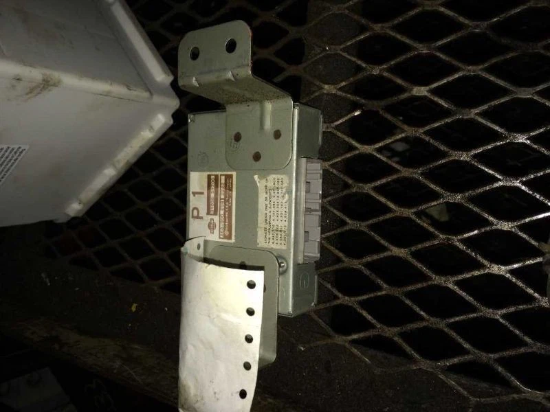 02 03 CHASIS NISSAN MAXIMA ECM MÓDULO TRANSMISIÓN SISTEMA CONTROL TRACCIÓN  Foto 1 de 2