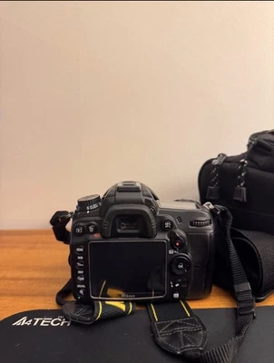 Lente Nikon D7000 + Sigma 18-250 mm Foto 1 de 3