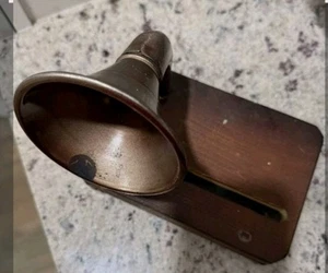 wooden phone holder - Photo 1 sur 1